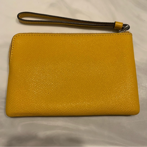Coach Corner Leather Zip Wristlet - Honeycomb Yellow🍯 - Picture 8 of 11